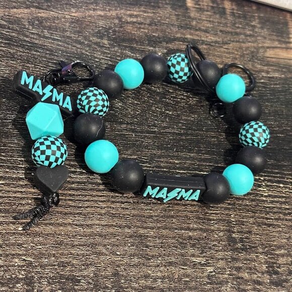 **BUNDLE of 6 ITEMS** 3 Large Wristlet Keychains & 3 Small Keychain Charms - Picture 13 of 14